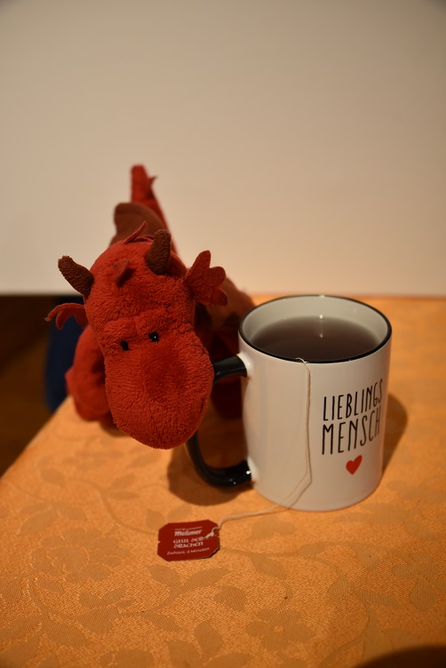 Lieblingsmensch-Tasse mit "Glut der Drachen"-Tee
