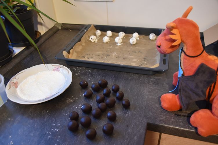 wir backen Schneebälle