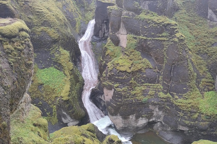 Fjaðrárgljúfur Canyon