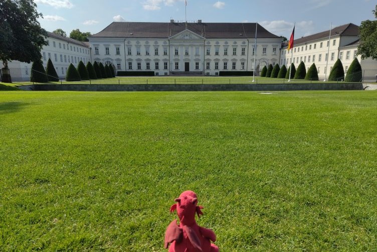 Flämmchen am Schloss Bellevue