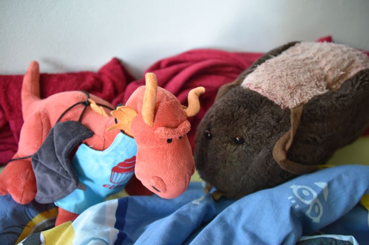 Eldur und Zergi erzählen miteinander