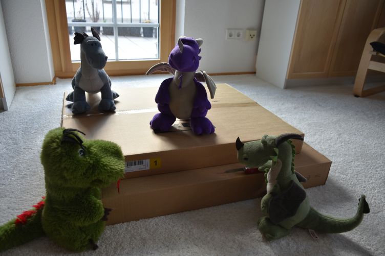Paket mit Zuschneidetisch