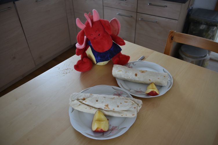 Rosa mit Yufka und Apfel