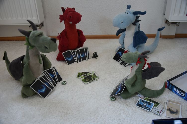 Drachis spielen eine Mission von "Die Crew reist gemeinsam zum 9. Planeten"