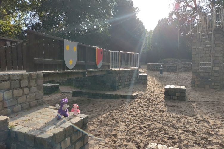 Zwischenstopp am Burgspielplatz