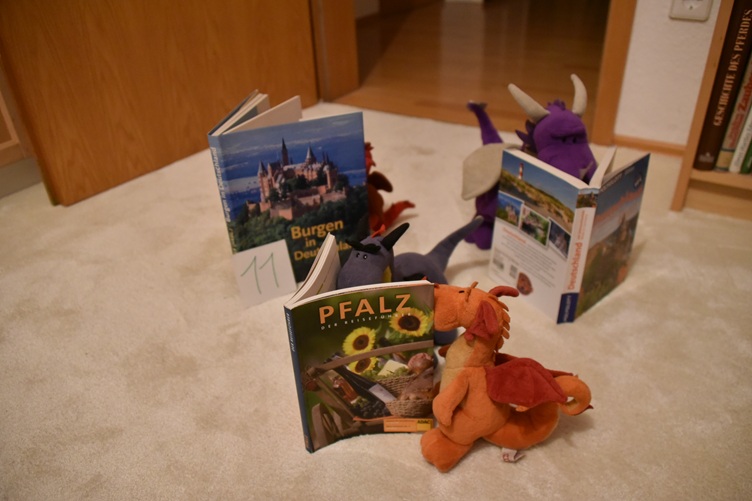 Flämmchen, Violetta, Luna und Paffina schmieden Ausflugspläne