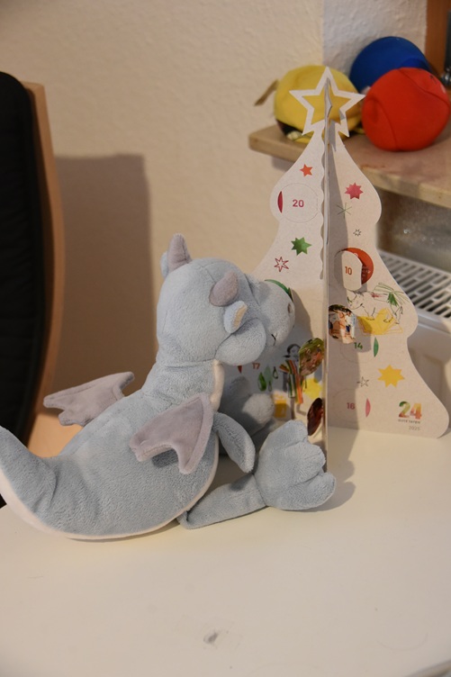 Happy öffnet den 24 Gute Taten - Adventskalender