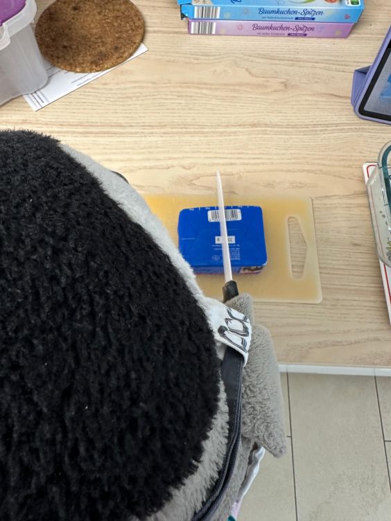 Lumi teilt die Butter