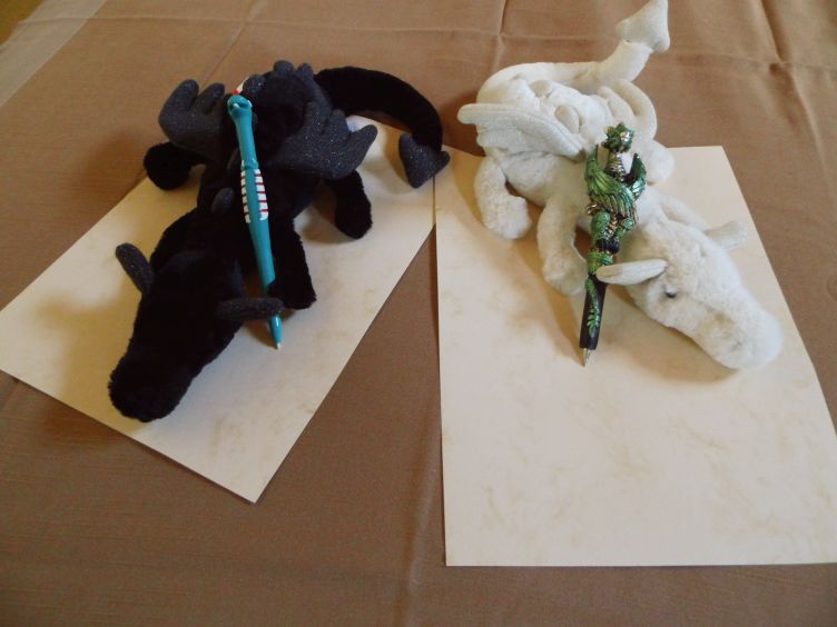 Frosty und Onyx entwerfen das Beitragskonzept