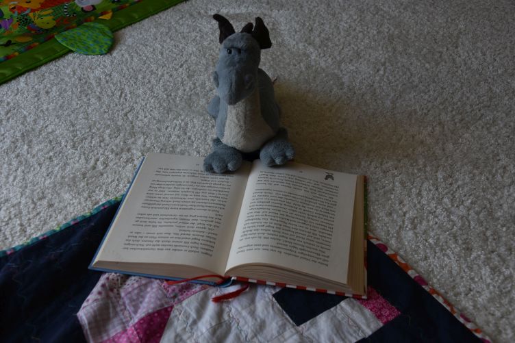 Saphira liest vor