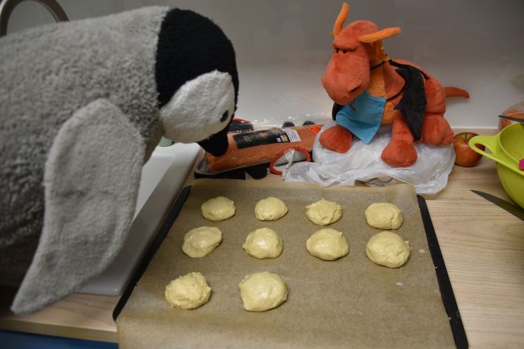 Eldur und Lumi backen Amerikaner